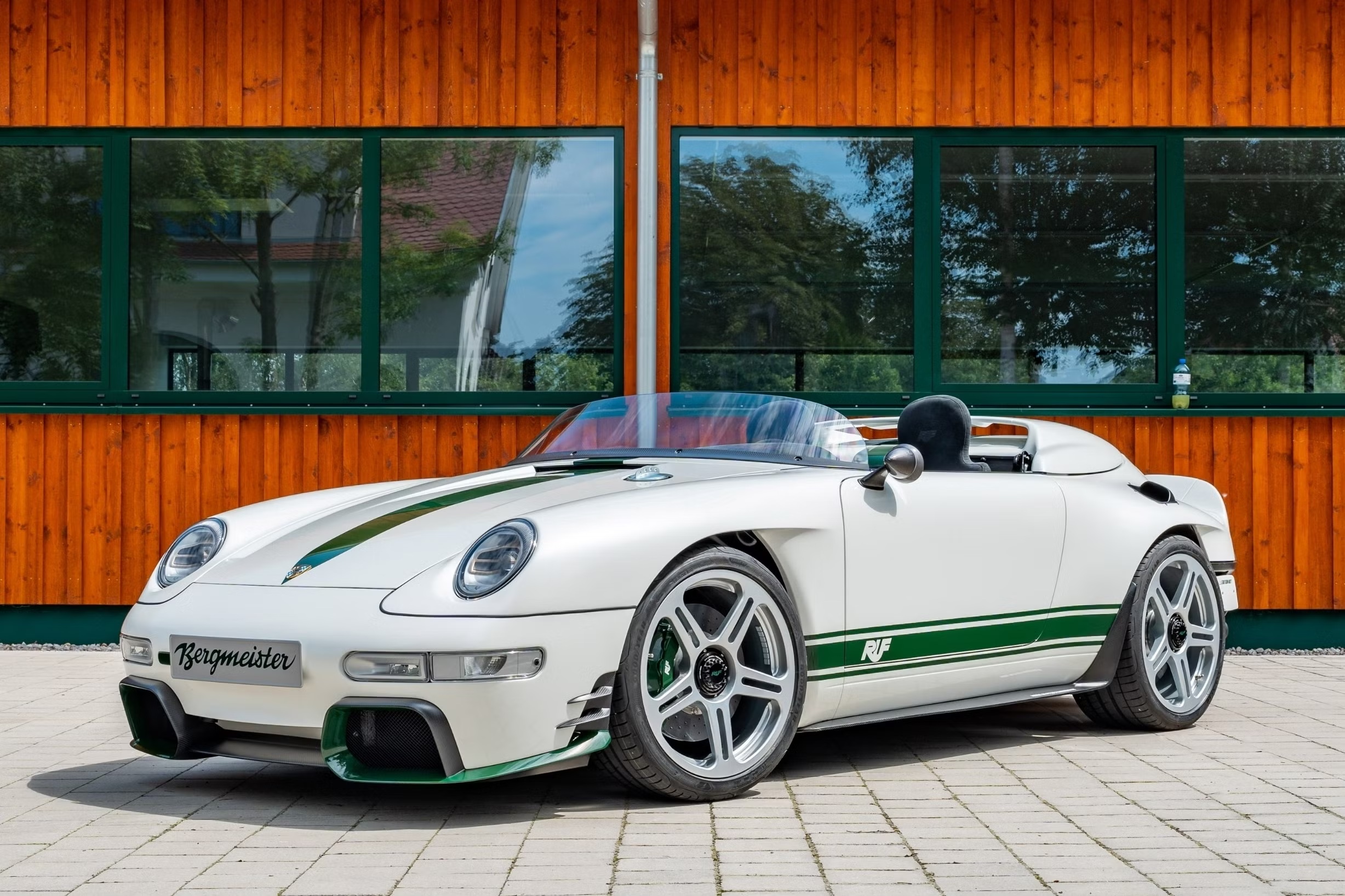 Proč je RUF výrobce a Singer jen tuner: VIN, homologace a vlastní šasi